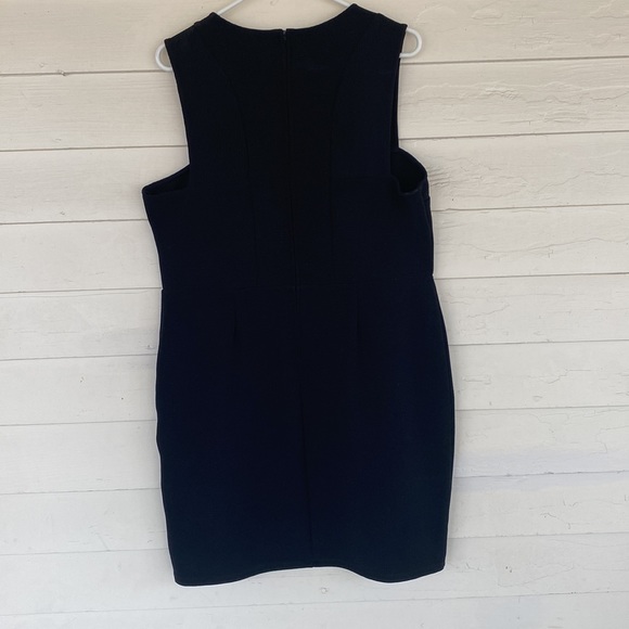 Black Dress. Sleeveless with some stretch - Picture 3 of 3